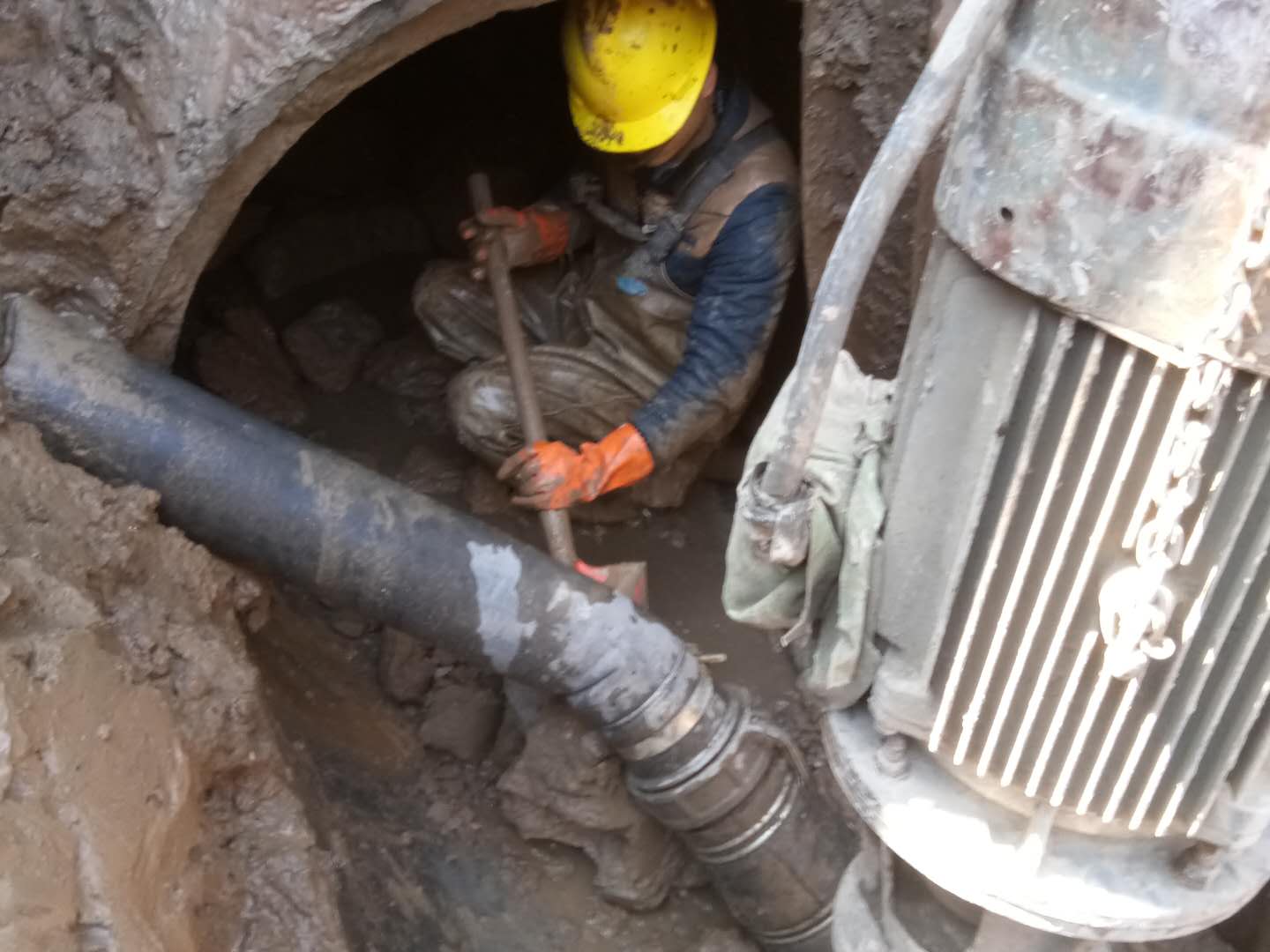 萨尔图管道清淤