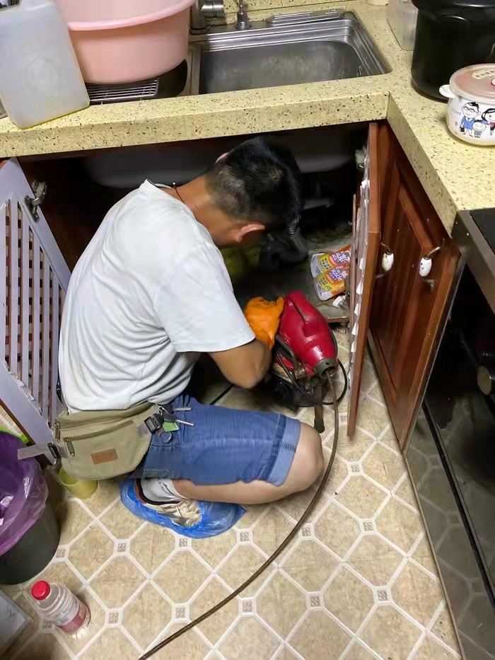 萨尔图通下水道